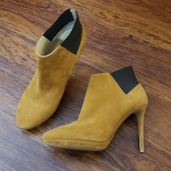 Jimmy Choo Tan Suede Chic Stiletto Heel Ankle Boot Size 38.5 - Picture 2 of 15